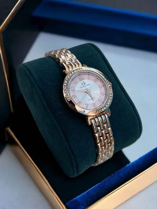 New Fashionable stainless analogue Hand watches for women's