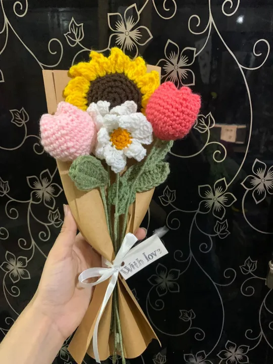 Crochet%20sunflower%20tulip%20daisy%20with%20complementary%20khaaki%20wrapping%20with%20a%20note%20/%20crochet%20bouquet%20-%20Image%203