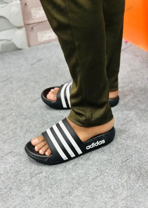 Adidas%20Style%20Men's%20Slide%20Slipper%20%E2%80%93%20Comfortable%20&%20Stylish%20EVA%20Sole%20Sandal%20for%20Indoor%20&%20Outdoor%20Use%20-%20Image%209