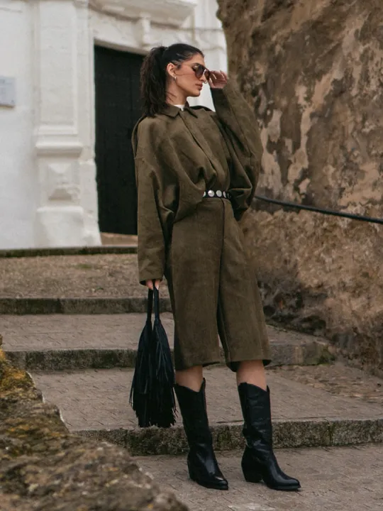HH%20Spring%20Women%20Suede%20Coat%20Pant%20Sets%20Lapel%20Long%20Sleeve%20Zipper%20Jackets%20Casual%20Shorts%202025%20New%20Fashion%20High%20Street%20Lady%20Outfit%20-%20Image%206
