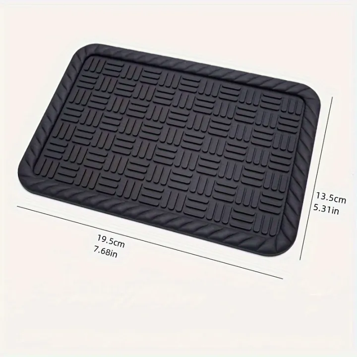 Durable%20PVC%20Anti%20Slip%20Car%20Mat%20-%20Heat%20and%20Sun%20Resistant%20Phone%20and%20Key%20Storage%20Mat%20-%20Image%207