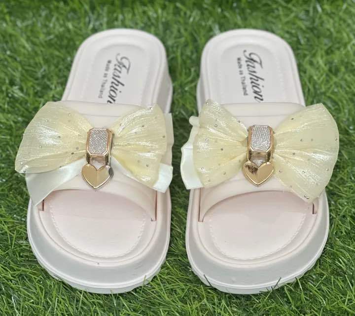 New%20Butterfly%20Net%20Design%20Thick%20Sole%20Slippers%20%E2%80%93%20Stylish%20Sandals%20for%20Girls,%20Ladies%20&%20Women%20-%20Image%206