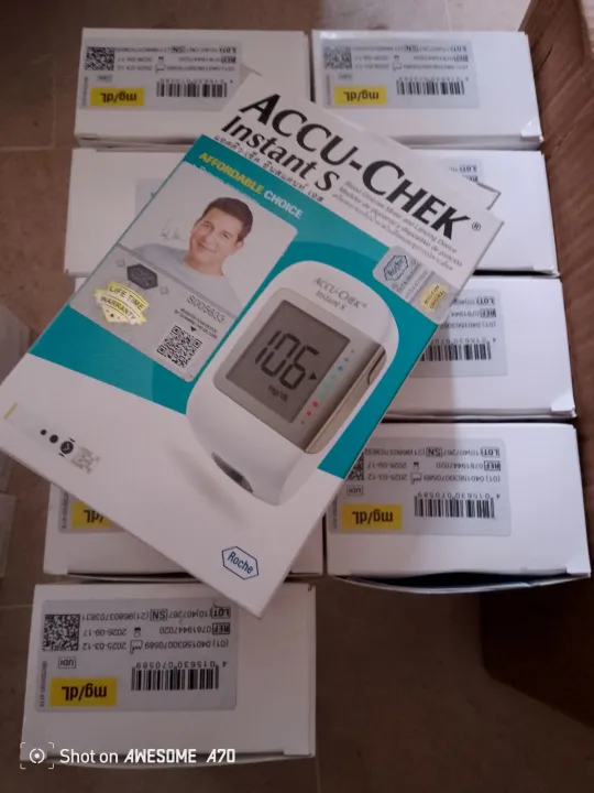 Accu%20Chek%20Instant%20S%20Glucometer%20%7C%20Sugar%20Test%20Machine%20%7C%20Glucose%20Monitor%20with%2010%20Free%20Test%20Strips%20%7C%20Accu%20Chek%20Instant%20S%20Sugar%20Meter%20with%2010%20free%20strips%20Accu%20chek%20-%20Image%209
