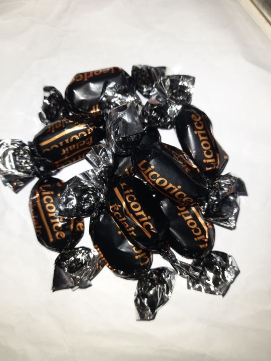 Eclairs%20chocolate%20box%20185gm%20-%20Image%204