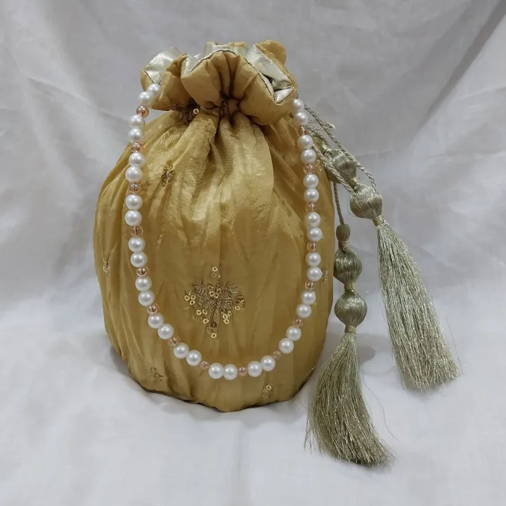 Embroidered%20fancy%20potli%20clutch%20golbag%20for%20wedding%20parties%20and%20gift%20-%20Image%209