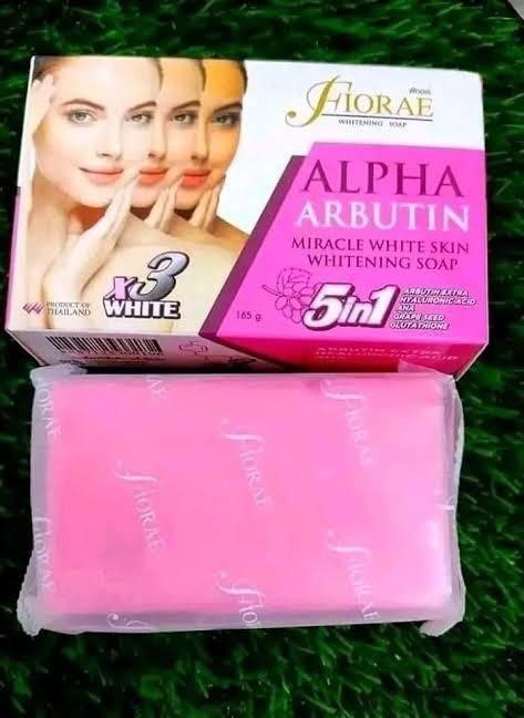 Fiorae alpha arbutin 5 in 1 miracle soap