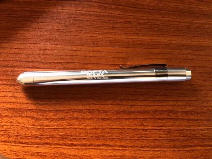 Medical%20Pen%20Lights%20for%20Nurses%20Doctors,%20Reusable%20LED%20Medical%20Penlight%20Flashlight%20with%20Pupil%20Gauge%20and%20Ruler,%20White%20Light,%20Silver%20-%20Image%203