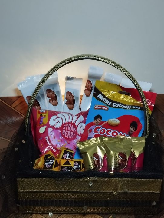 birthday%20gift%20%20basket%20chocolate%20basket%20cocomo%20bisket%20%20flo%20cake%20you%20chocolate%20smail%20cake%20-%20Image%202