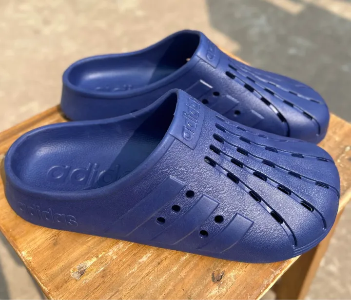 New%20Comfortable%20Adilette%20Clogs%20Slip-on%20Crocs%20Shoes%20Sandals%20for%20Men%20-%20Image%204
