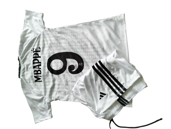 Real%20Madrid%20Jersey%20Kids%20Size%20Full%20Kit%20-%20Image%205