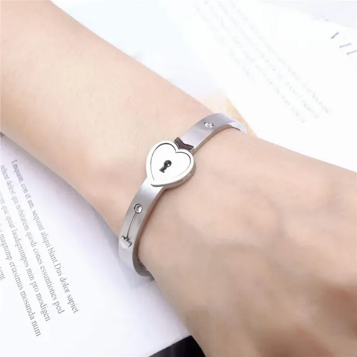 Concentric%20Lock%20Key%20Bracelet%20Set%20Titanium%20Steel%20Stainless%20Steel%20Jewelry%20Ideal%20for%20Couples%20Fashion%20Enthusiasts%20-%20Image%202