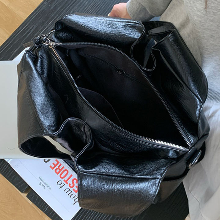 American%20Vintage%20Oil%20Wax%20Leather%20Large%20Capacity%20Tote%20Bag%20Lady%20Luxury%20Black%20Versatile%20Shoulder%20Bags%20Female%20Commute%20Crossbody%20Bag%20-%20Image%205