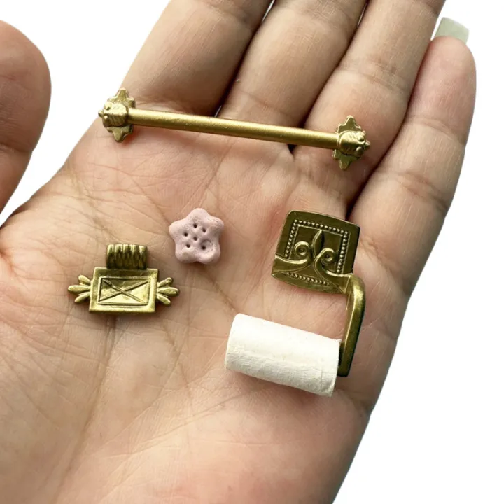 Doll%20Home%20Miniature%20Bathroom%20Simulation%20Set%20with%20Paper%20Towel%20Rack%20and%20Soap%20Rack%201/12%20Scale%20-%20Image%204