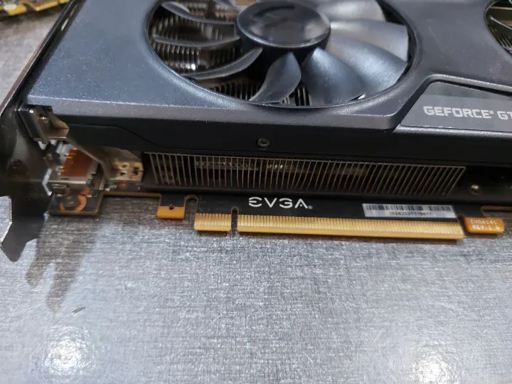 NVIDIA%20GeForce%20GTX%20980%204GB,DDR5,256bit%2004G-P4-2983-KR%204GB%20SC%20GAMING%20w/ACX%202.0,%2026%25%20Cooler%20and%2036%25%20Quieter%20Cooling%20Graphics%20Card%20-%20Image%204