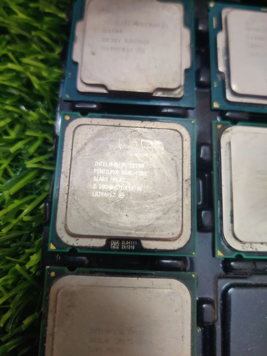 Intel%20Core%202%20Duo%20E8400,%20E4500%20&%20Pentium%20E2200%20Desktop%20Processor%20%7C%20LGA%20775%20Socket%20-%20Image%208
