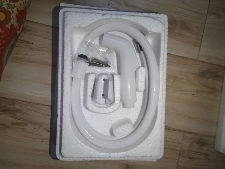 Sonic%20Toilet%20Shower%20with%20pipe,rubber%20washer%20and%20bracket%20-%20Image%204