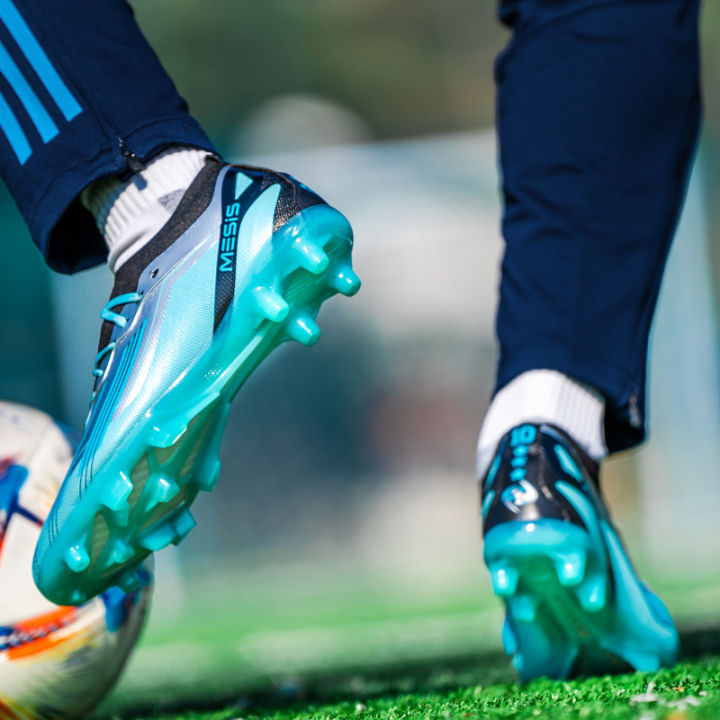 High Quality Ultralight Mens Soccer Shoes NonSlip Turf Soccer Cleats