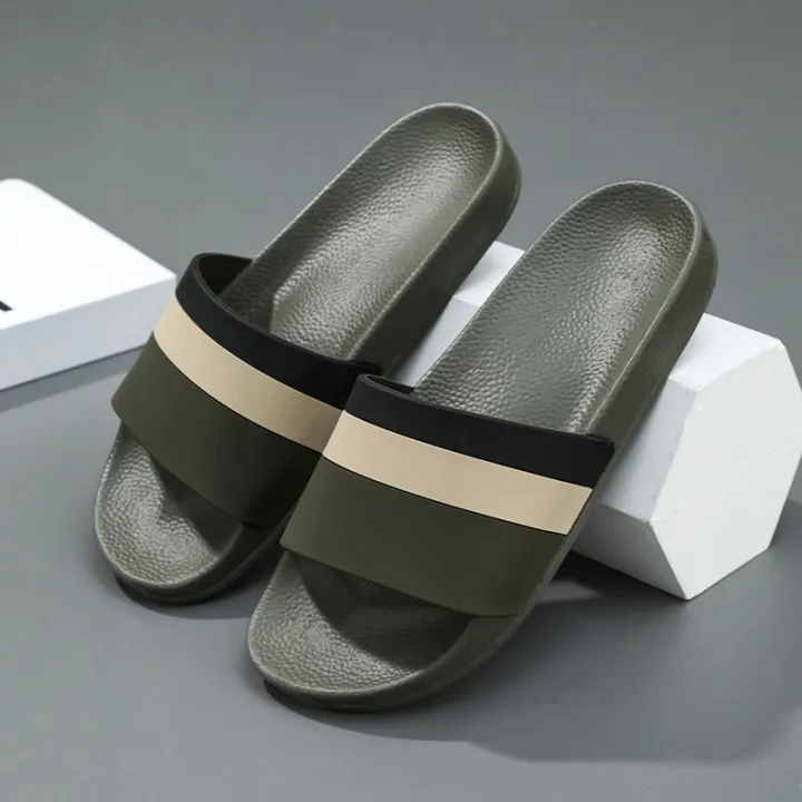 2025%20Fashion%20men's%20and%20women's%20slippers%20Summer%20flat%20sandals%20Light%20family%20bathroom%20slippers%20couple%20indoor%20non-slip%20shower%20shoes%20-%20Image%202
