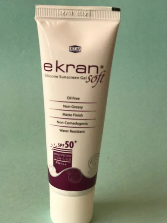 Ekran%20Soft%20Silicon%20Sunscreen%20Gel%20Spf%2050+%2050gm%20-%20Image%203