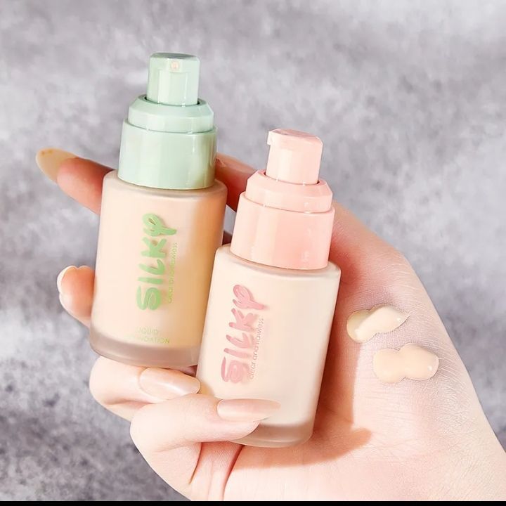 silky%20clear%20and%20flawless%20liquid%20foundation%20-%20Image%203