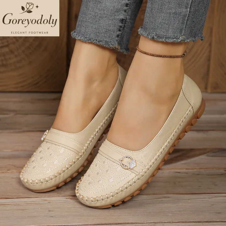 goreyodoly%20Women%20Comfortable%20Slip-On%20Loafers,%20Lightweight%20Breathable%20Wide%20Fit%20Flats%20with%20Embroidery%20&%20Rhinestone%20Buckle%20-%20Image%202