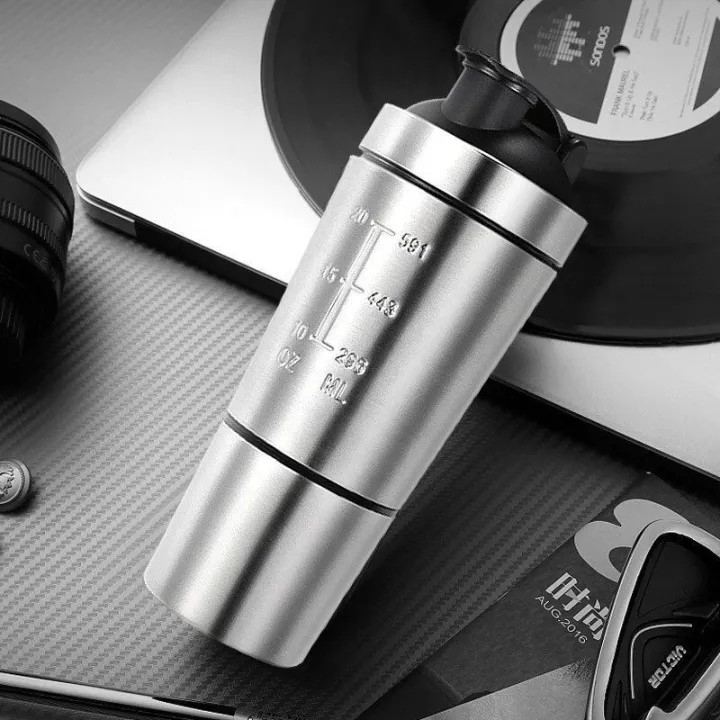 Under%20Armour%20Steel%20Gym%20Shaker%20with%20Storage%20Container%20for%20Protein%20Powder%20%7C%20Double%20Walled%20Insulation%20%7C%20BPA%20Free%20%7C%20Leak%20Proof%20(750%20ML-Silver)%20-%20Image%208