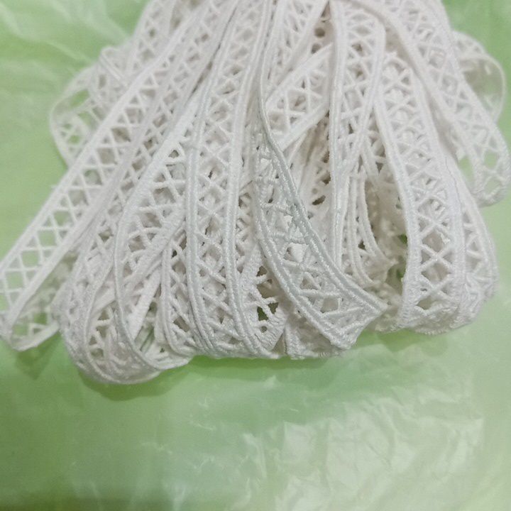 Milky%20lace%20white%20color.%20dyeable.%20price%204%20yards%20-%20Image%203