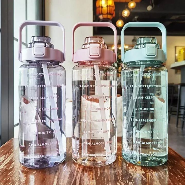 2L%20Portable%20Water%20Bottle%20Large%20Capacity%20Plastic%20Straw%20Water%20Cup%20Drink%20Bottle%20With%20Time%20Marker%20For%20Outdoor%20Sports%20Fitness%20-%20Image%203
