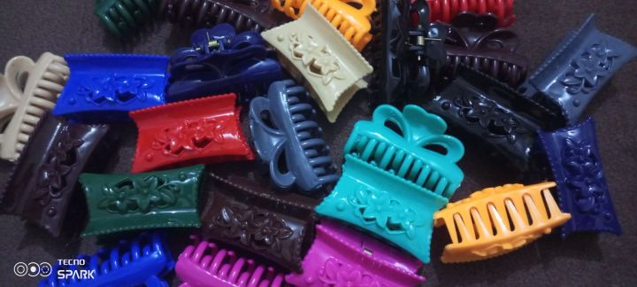 Pack of 3 large Hair clips plastic kechars for girl and women