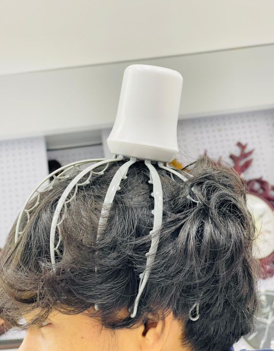 HEAD%20MASSAGER%20%7C%20Electric%20Octopus%20Claw%20Scalp%20Massager%20Head%20Scratcher%20and%20Hair%20Stimulation%20Hands-(battery%20Version)%20-%20Image%202