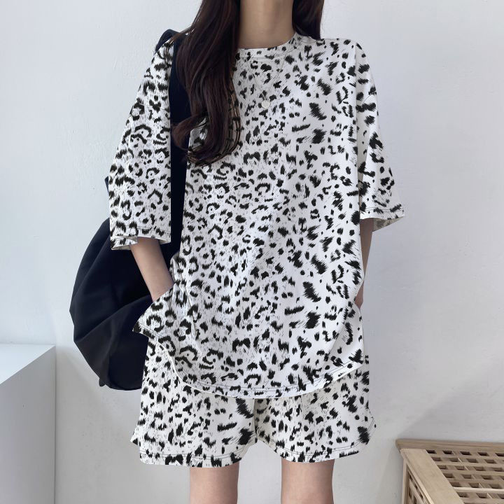 Women%20T-Shirt%20Shorts%20Suit%20Set%20Casual%20Tie%20Dye%20Loose%20Tshirt%20and%20Wide%20Leg%20Middle%20Shorts%20with%20Pockets%20Female%20Soft%20Summer%20Shorts%20Sets%20-%20Image%206
