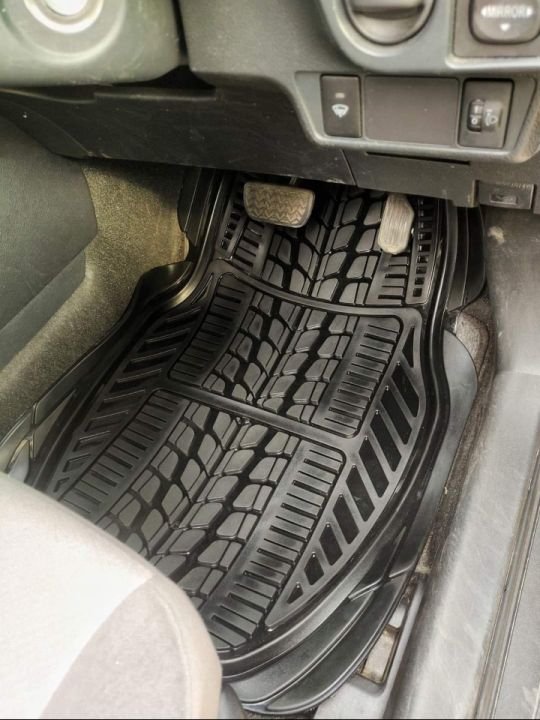 Car%20universal%20Floor%20mat,%20PVC%20,%20Rubber%20Surrounded%20Black%20Floor%20Mat%20Fully%20-%20Image%204