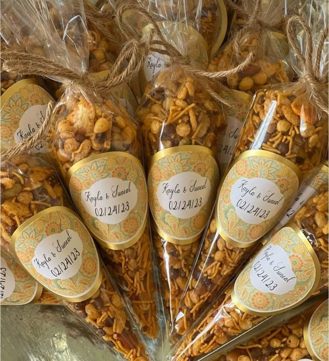 mhandi%20dolki%20nikkah%20snacks%20cone%20/17%20customized%20cone%20with%20customized%20sticker.%20exclusive%20on%20daraz.pk%20-%20Image%202