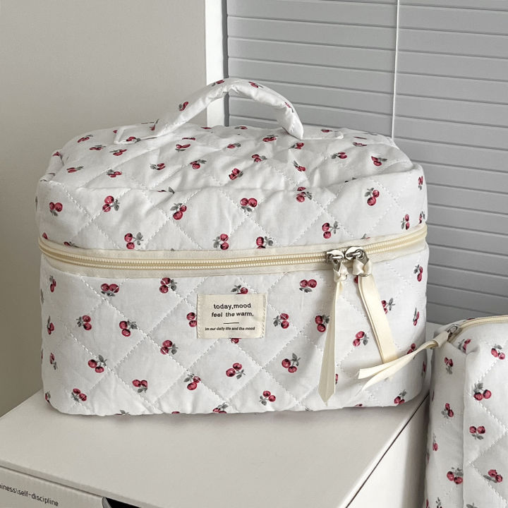 Cherry%20Makeup%20Bag%20Women's%20Cosmetic%20Bags%20Fashion%20Portable%20Cute%20Cosmetic%20Travel%20Storage%20Pouch%20Handbag%20Cotton%20Quilted%20Zipper%20Purse%20-%20Image%205