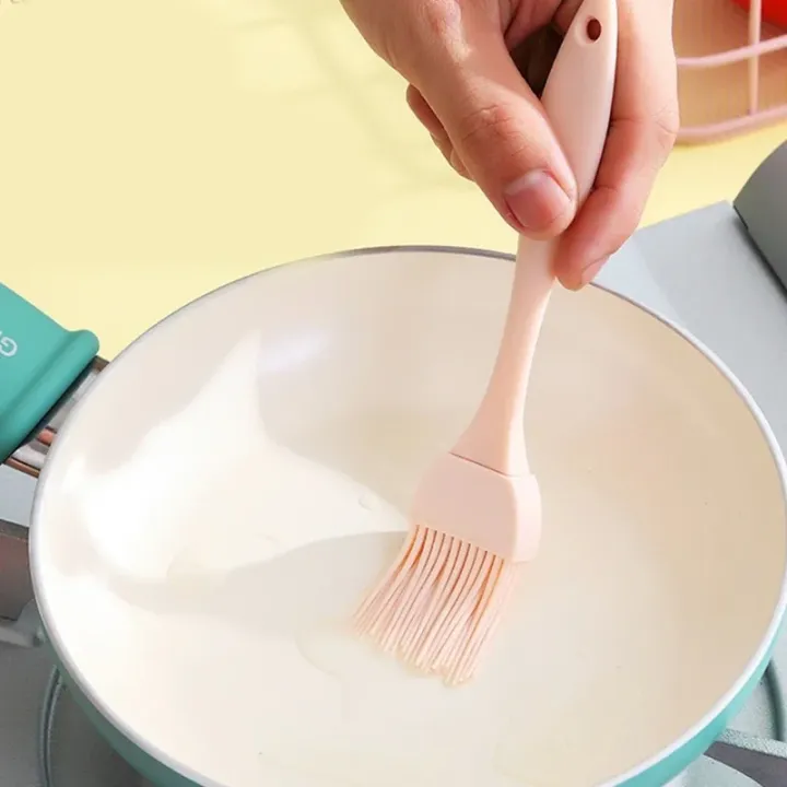 Food%20Grade%20Silicone%20Oil%20Brush%20BBQ%20Barbecue%20Brush%20Kitchen%20Pancake%20Brush%20Oil%20Brush%20Sauce%20Brush%20Kitchen%20Small%20Tools%20-%20Image%203