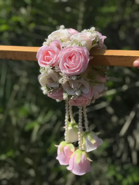 gajray%20for%20girls%20artificial%20imported%20flowers%202%20hands%20pink%20roses%20and%20white%20roses%20bridal%20jewellery%20set%20kangan%20bangles%20with%20babybreaths%20-%20Image%205