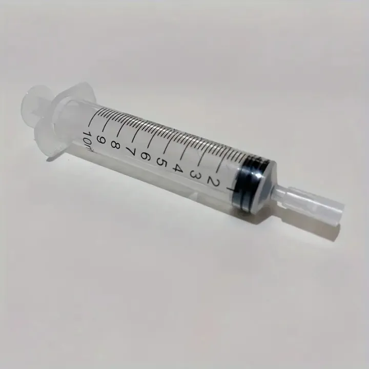 Precision%2010ML%20Syringe%20Dispenser%20for%20Cosmetics%20and%20Fragrances%20-%20Leak-proof,%20clear%20measurement,%20ideal%20for%20precise%20water%20filling%20-%20Image%204