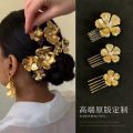 Deluxe Pearl Flower French Style Hair Comb Retro Court Luxury Noble Hairclip Elegant and Fashionable Hair Accessory for Women.