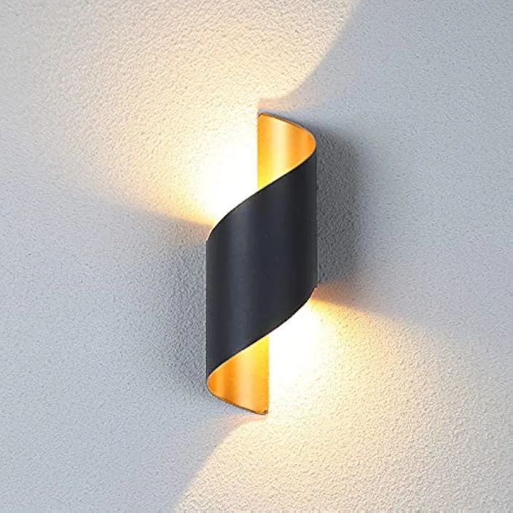 Modern Wall Lamp Modern Wall Lamp for wall Decor
With Golden light
Light 220 v