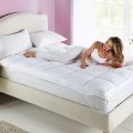 Luxury  Mattress Topper – Anti-Allergy, Breathable Microfiber  1000 gram filling– Available in Queen (60x78 in) & King (70x78 in) for Ultimate Comfort. 