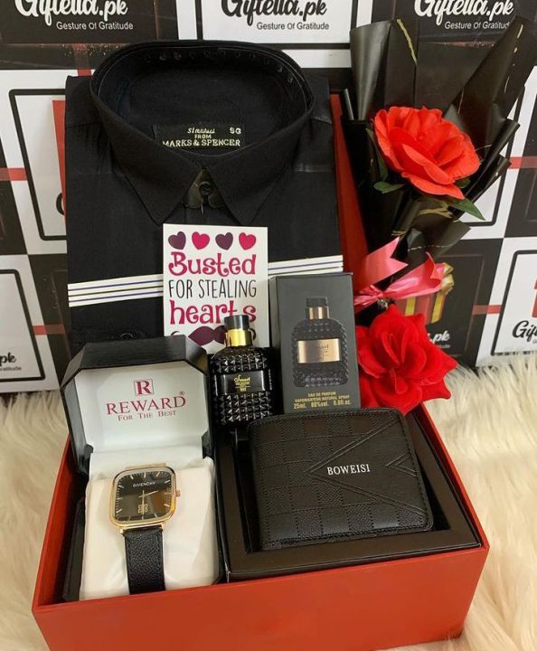 Deluxe%20edition%20Gift%20Box%20for%20boy's%20,%20High%20Quality%20Products%20&%20Gifting%20Purpose%20of%20all%20occasions%20-%20Image%202