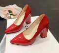 Close shoes for women. 