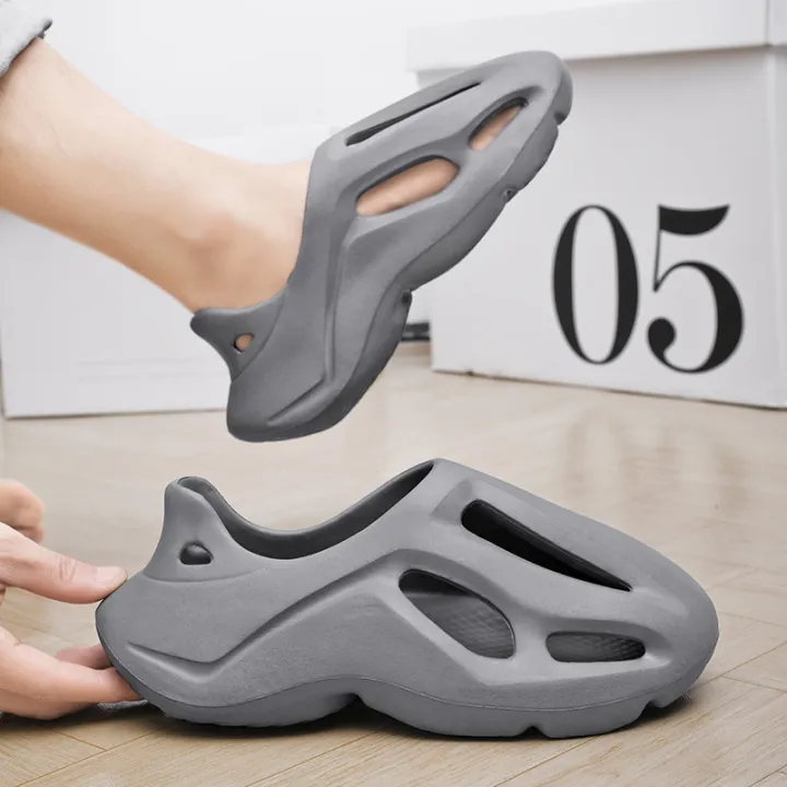 Couples hole shoes summer coconut sandals men's beach shoes fashion outdoor EVA sandals and slippers Baotou shoes