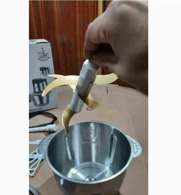 Silver%20Crest%20Heavy%20%20Duty%20Meat%20Chopper%20(2000%20Watt)%20-%20Image%204