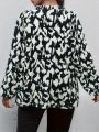 Plus Size 1XL-5XL New Women's Shirt Pattern Printed V-neck Top Long Sleeved Shirt Comfortable and Breathable.