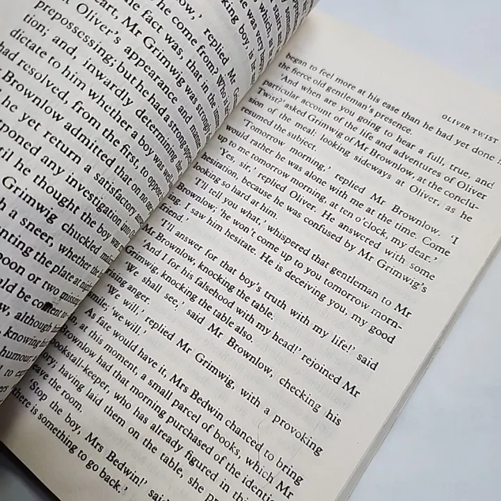 Oliver%20Twist%20by%20Charles%20Dickens%20-%20Image%203