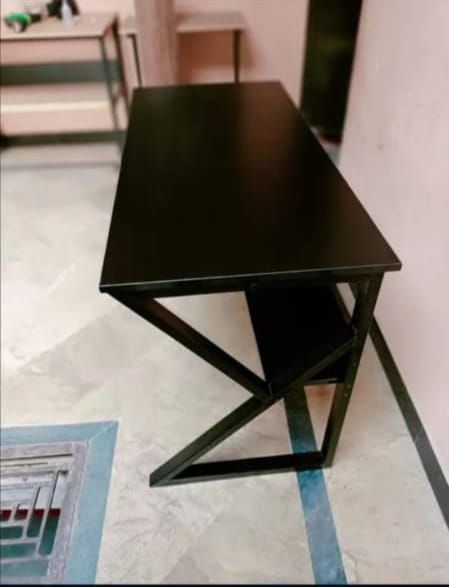 office%20working%20table,computer%20and%20study%20table%20&%20home%20desk,l%20shape%20table,size,4ft%C3%974ft,2ft%20width,2.5ft%20height,%20-%20Image%206