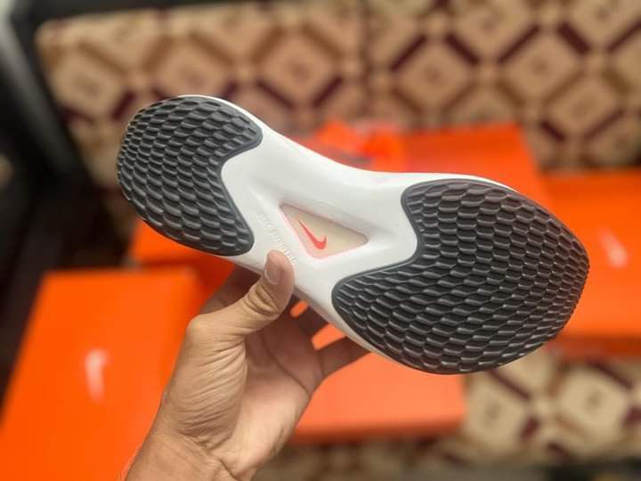 N.i.k.e%20Men's%20running%20shoes%20for%20athletes%20-%20Image%207