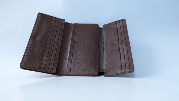 leather%20long%20wallet%20-%20Image%204