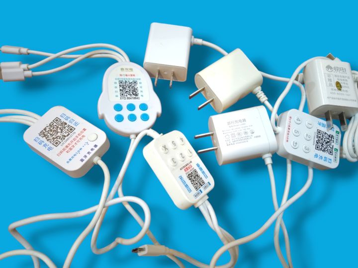 3%20in%201%20Super%20Fast%20Mobile%20Charger,%205V/2.0A,%20Universal%20Compatibility,%20Compact%20and%20Portable%20-%20Image%204